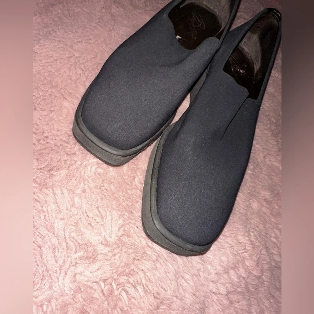 Donald J. Pliner AtLast Black slip on Wedge Shoe 8.5M office casual minimalist